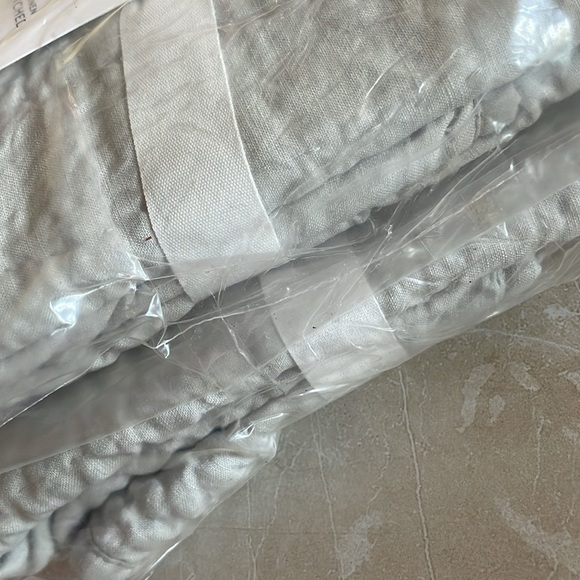 Pottery Barn Belgian Flax Linen Hand-Stitched Shams, NWOT - Picture 4 of 6